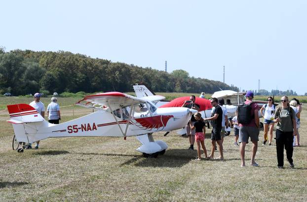 Aeromiting Sisak 2024. memorijalni aeromiting Marijan Celjak