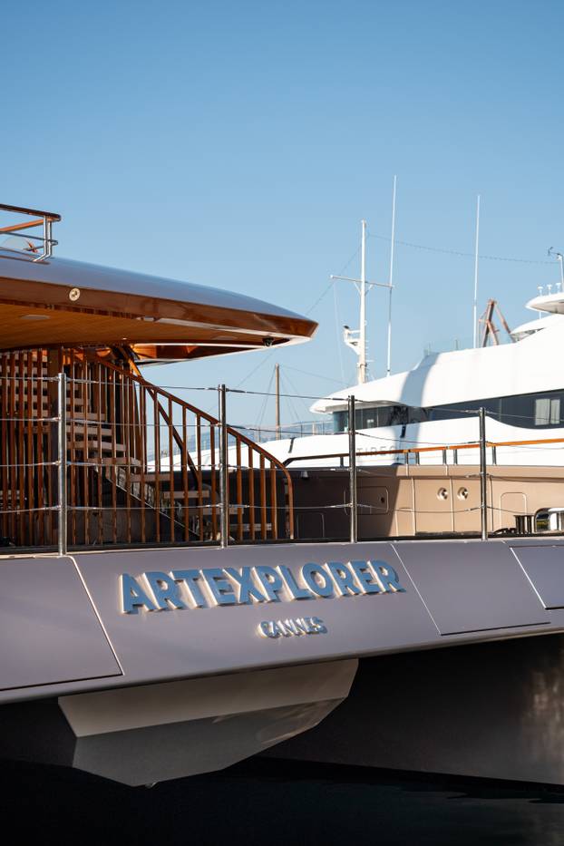 Art Explora brod u Rijeci privukao već 8000 posjetitelja