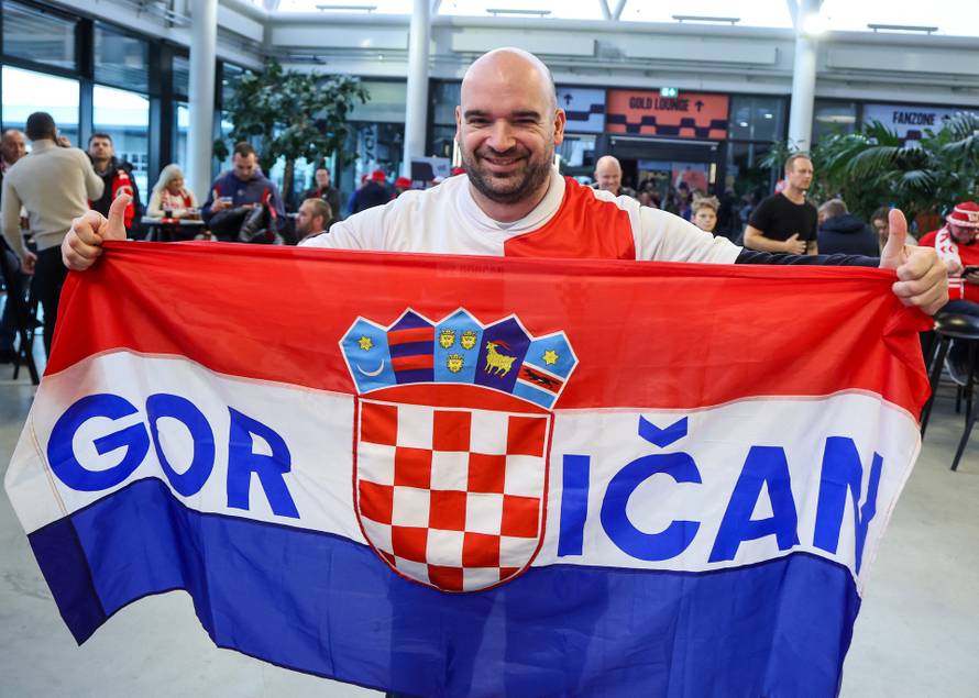 Hrvatski navijači uoči utakmice Islanda i Hrvatske u utakmici za treće mjesto EHF Europskog prvenstva