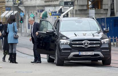 Luksuz za Bandića: Vozi se u Mercedesu od 800.000 kuna s klimatiziranim sjedalima...