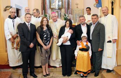 Thompson i Gotovina došli na krštenje maloga Ante Popova