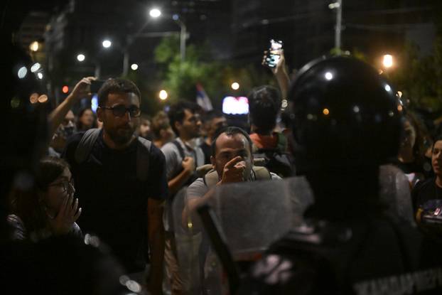 Beograd: Sukob građana i studenata s policijom tijekom prosvijeda