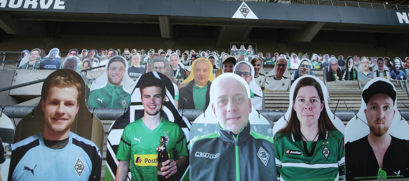 firo: 16.04.2020, football, 1.Bundesliga, season 2019/2020, Gladbach, Borussia Monchengladbach, Stadion Borussiapark, portraits fans,