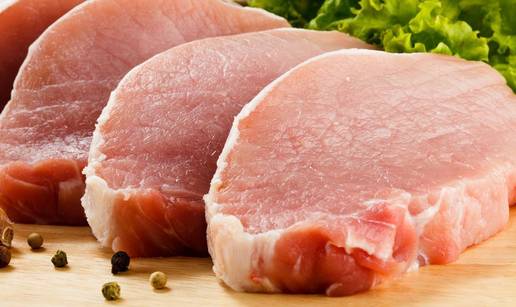 Super trik za brzo odmrzavanje mesa pomoću običnog kuhinjskog pribora