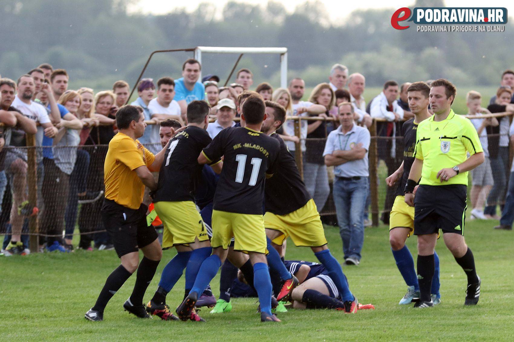 Derbi 1. ŽNL: Navijača više no u HNL-u, 4 crvena, tučnjave...