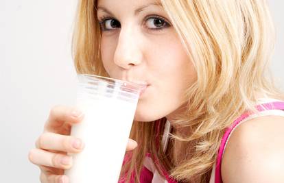 Mitovi o mlijeku: Je li doista nezdravo i koliko zaista deblja