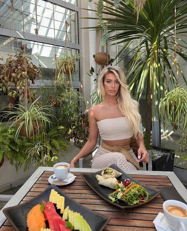 FOTO Kakve fotke! Pogledajte zavidnu liniju Lare - naše domaće fitness influencerice