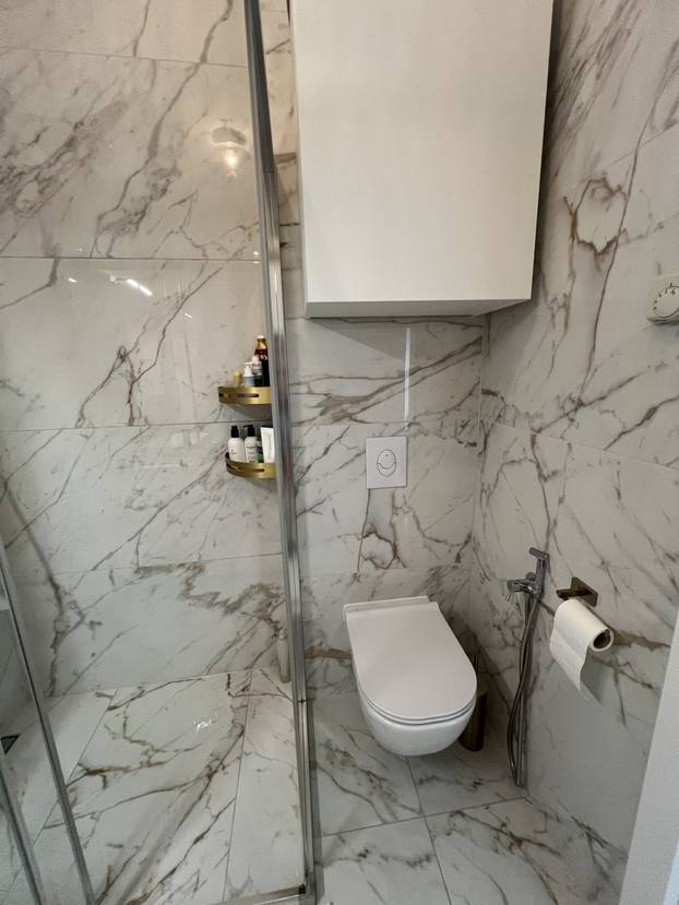 FOTO Naš poznati voditelj i žena mjesecima prodaju penthouse za skoro 400.000 eura! Zavirite