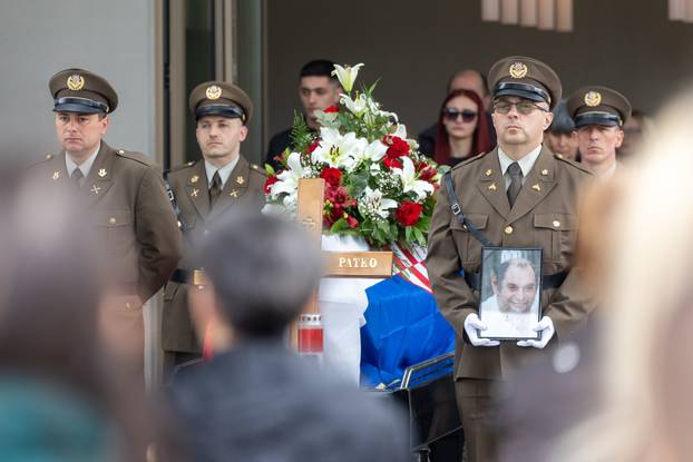 Vukovar: Posljednji ispraćaj i ukop identificiranih posmrtnih ostataka hrvatskog branitelja iz Domovinskog rata Stjepana Patka 