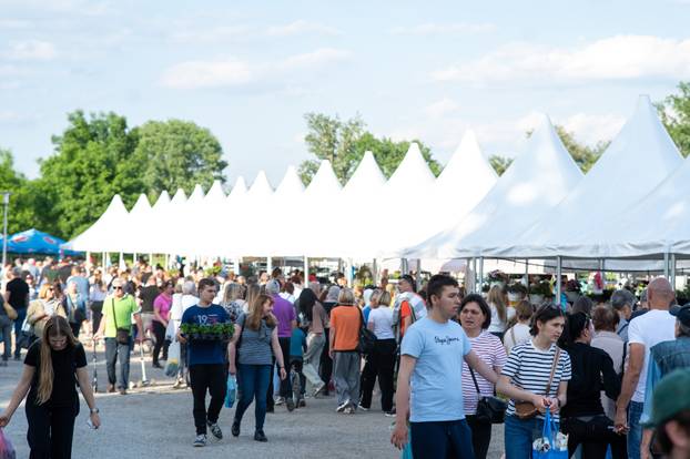 Zagreb: Brojni građani posjetili Floraart na Bundek