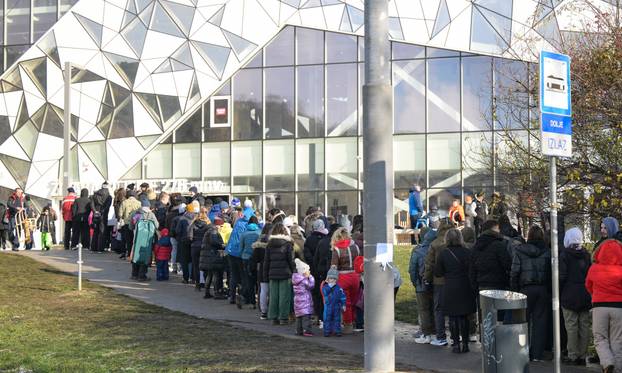 Zagreb: Ogromna gužva na žičari nakon što je na Sljemenu pao snijeg