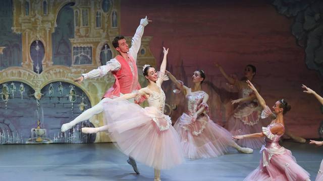 Posjetite Advent u Gospiću uz Ukrajinski balet i Božićnu bajku