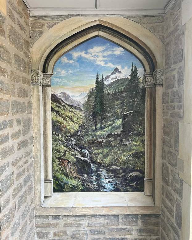 FOTO Umjetnik iscrtava murale na domovima: Pogledajte vrt na vanjskom zidu kuće!