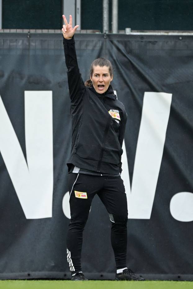 1. FC Union Berlin Training -  Interim coach Marie-Louise Eta leads training session