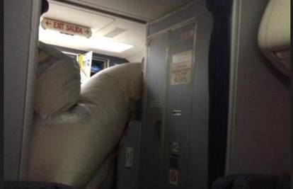 Napuhao se u zraku: Tobogan prizemljio let United Airlinesa