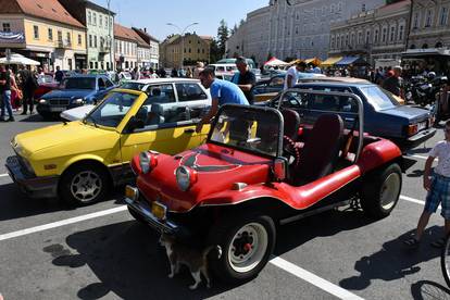 FOTO Oldtimer susret u Požegi