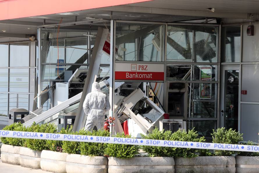 Eksplozija probudila Riječane: Razbojnici raznijeli bankomate