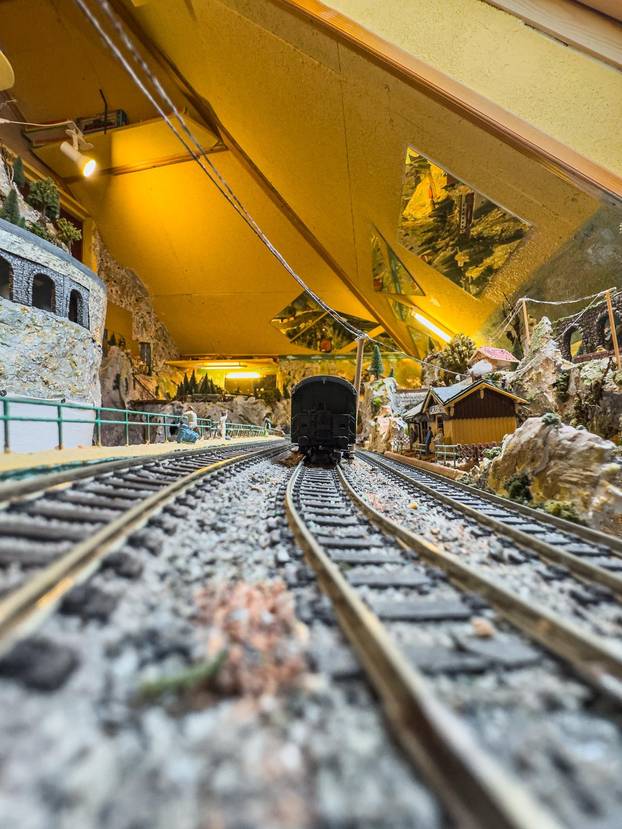 Oživio željeznicu koja je povezivala Konavle s Bečom: Pero je bajkovitu maketu gradio 12 godina