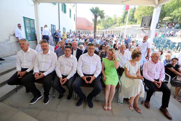 Rijeka: Premijer Plenković na misi na Trsatu