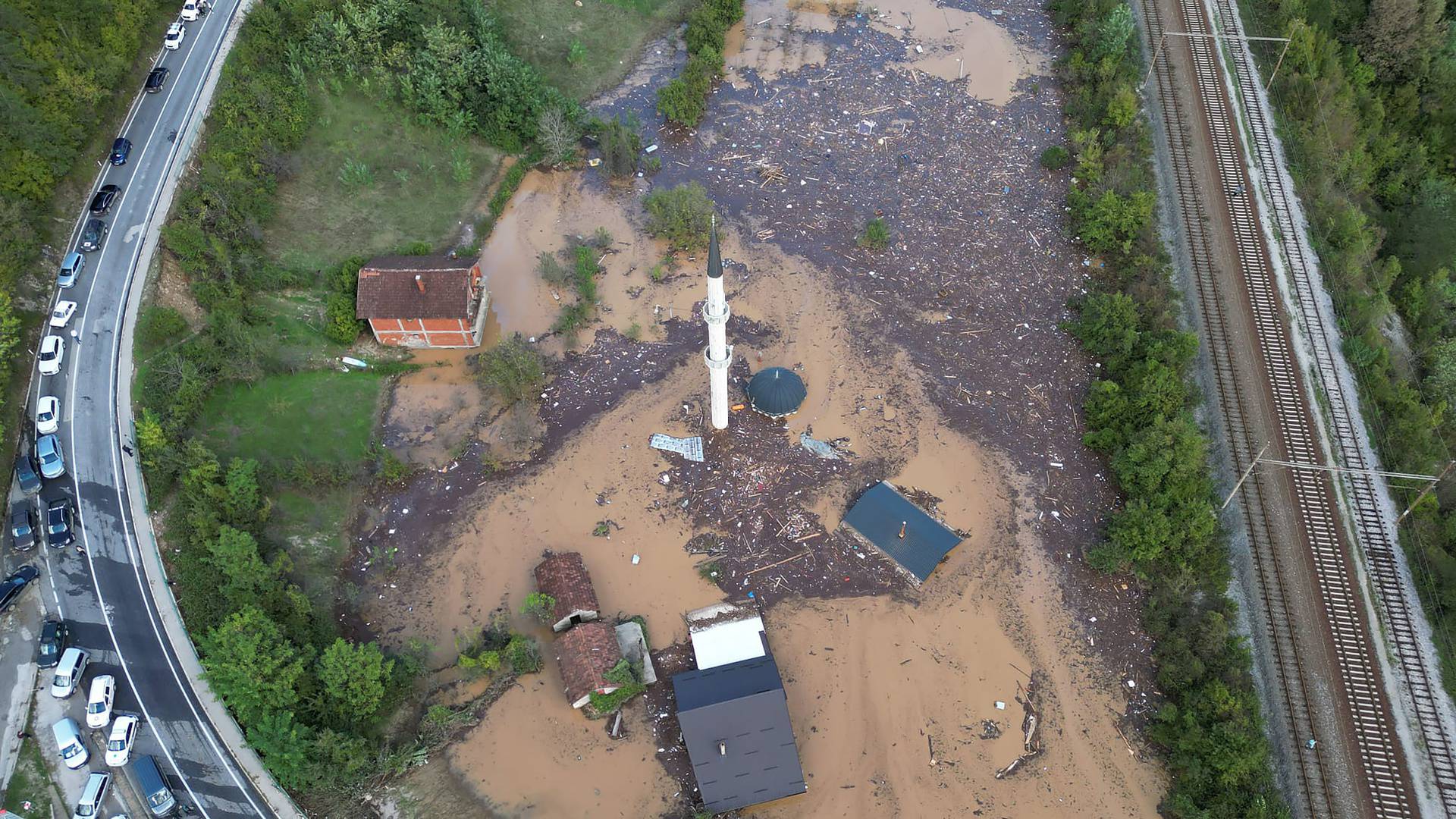 Dramatični prizori iz zraka Donje Jablanice