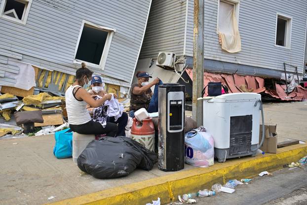Aftermath of earthquakes in La Guaira