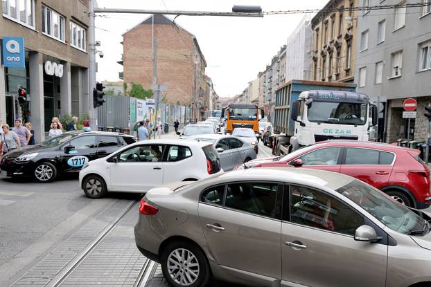 Zagreb: Prometni kaos u Ilici zbog rekonstrukcije vodoopskrbnog cjevovoda