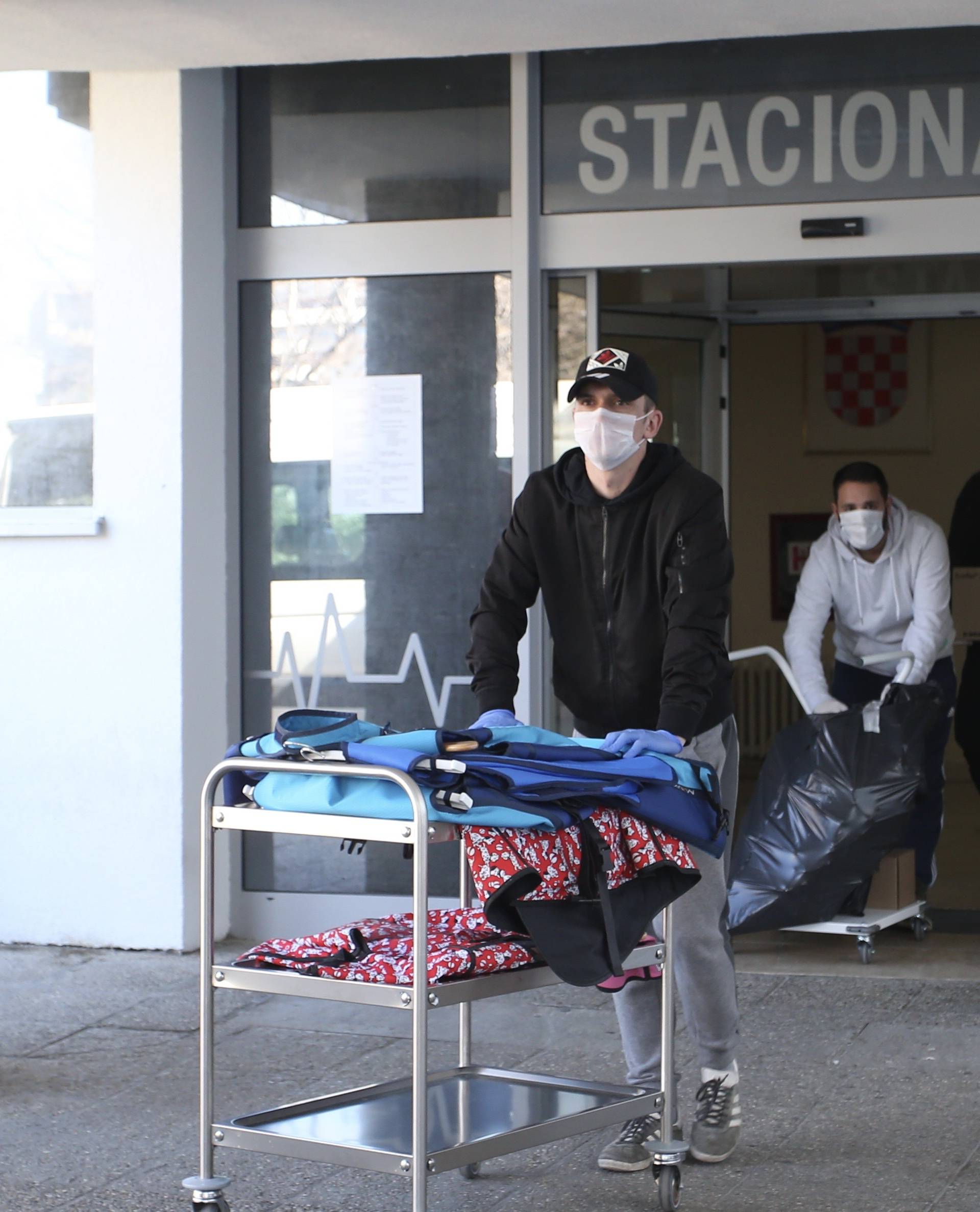 Split: Torcida stigla, pomaže pri selidbi bolnice Križine na Firule