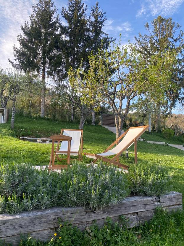 FOTO Ova kuća blizu Zagreba pravi je raj - filmove možete gledati iz bačve za kupanje!