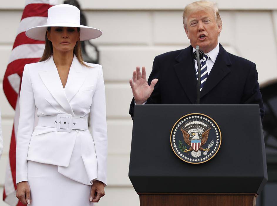 Kakav  'kavalir': Trump ignorira Melaniju i zaboravlja rođendane