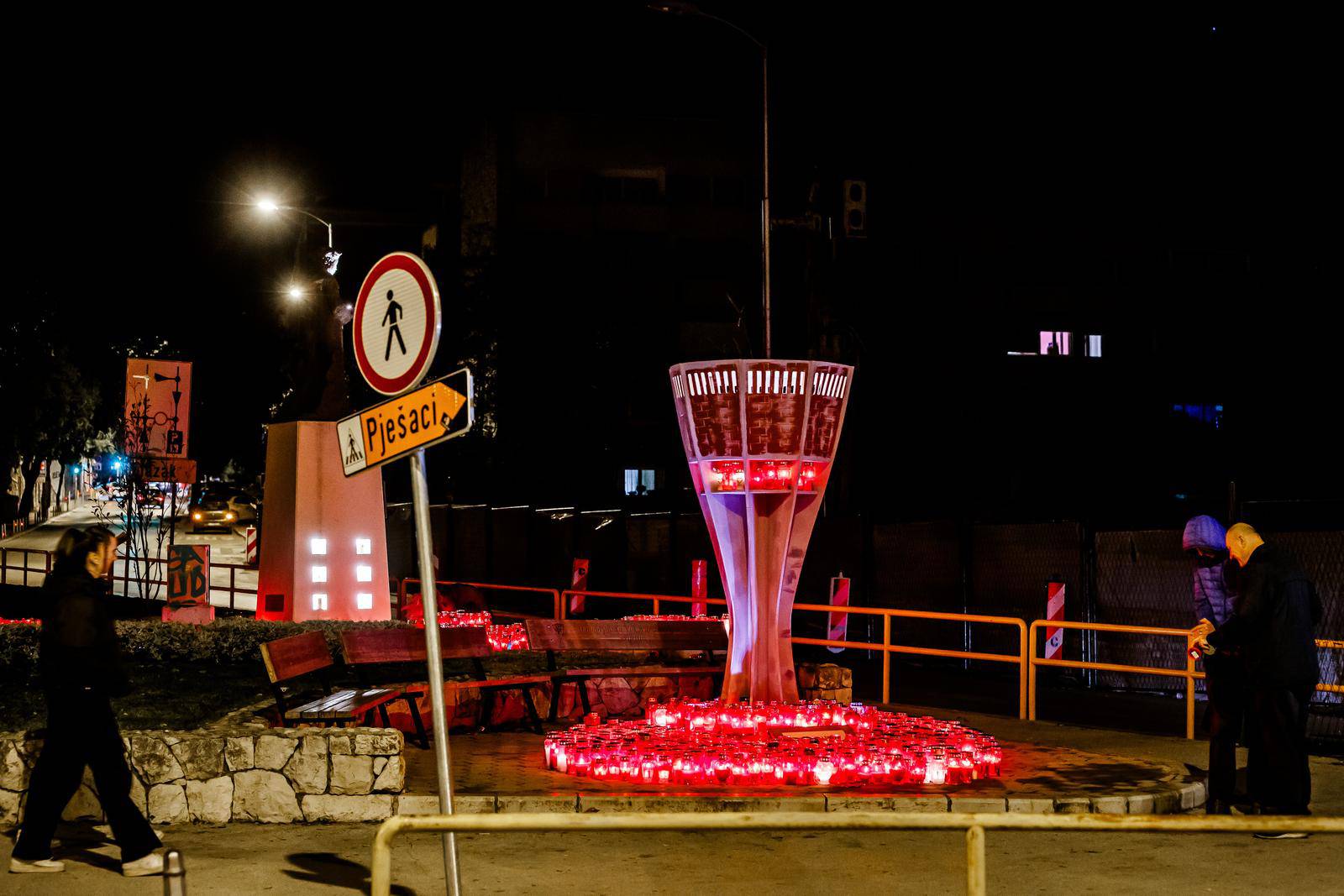 Spličani zapalili svijeće za Vukovar