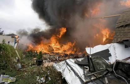SAD: Srušio se avion, svih troje putnika je poginulo