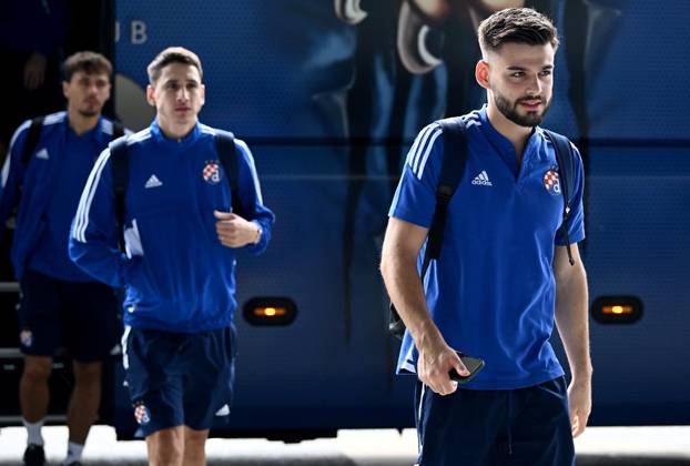 Zagreb: Odlazak igrača GNK Dinamo na uzvratnu utakmicu protiv Sparte
