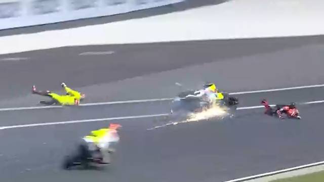 VIDEO Stravičan sudar na Moto GP utrci: Dvojica pala s motora i kotrljala se po asfaltu i šljunku