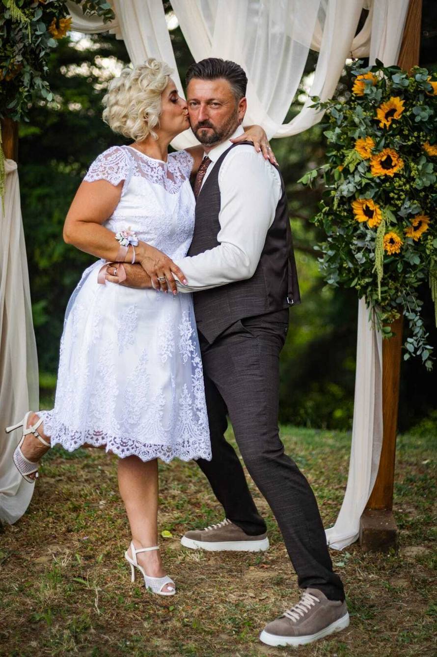 Naš glumac zaprosio je kolegicu u kazalištu, a sad su se vjenčali: Medeni mjesec će biti doma...