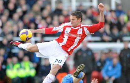 Očajna večer Stoke Cityja završila dramom u avionu