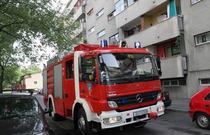 Zagreb: Zbog požara stana evakuirali su sve stanare 
