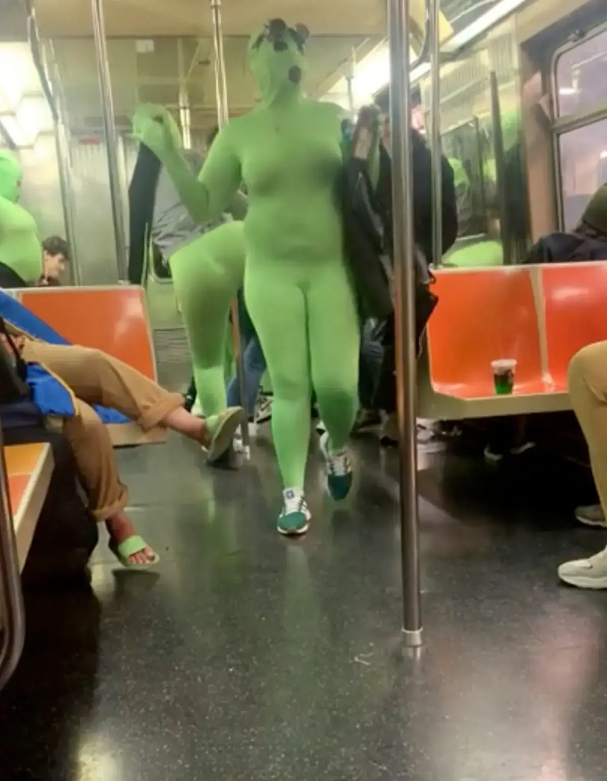 Zelene goblinke maltretiraju putnike u podzemnoj: 'Jedna se predala, ostale još tražimo'