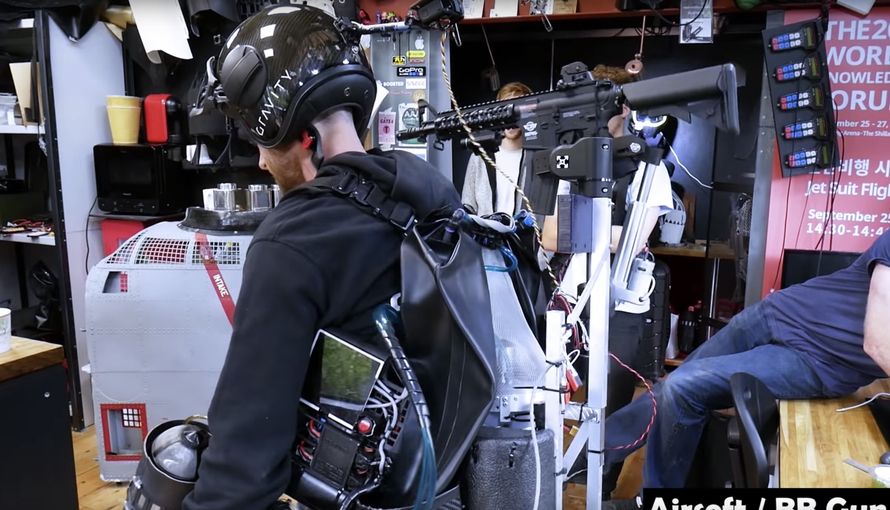 On je pravi Iron Man: Sa svojim odijelom može letjeti i pucati