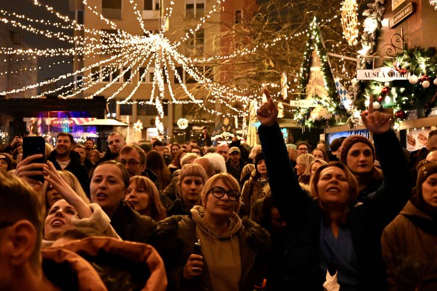 EU Advent na Europskom trgu: Urban, DJ, mnogi izvođači  i veliki doček Nove godine...