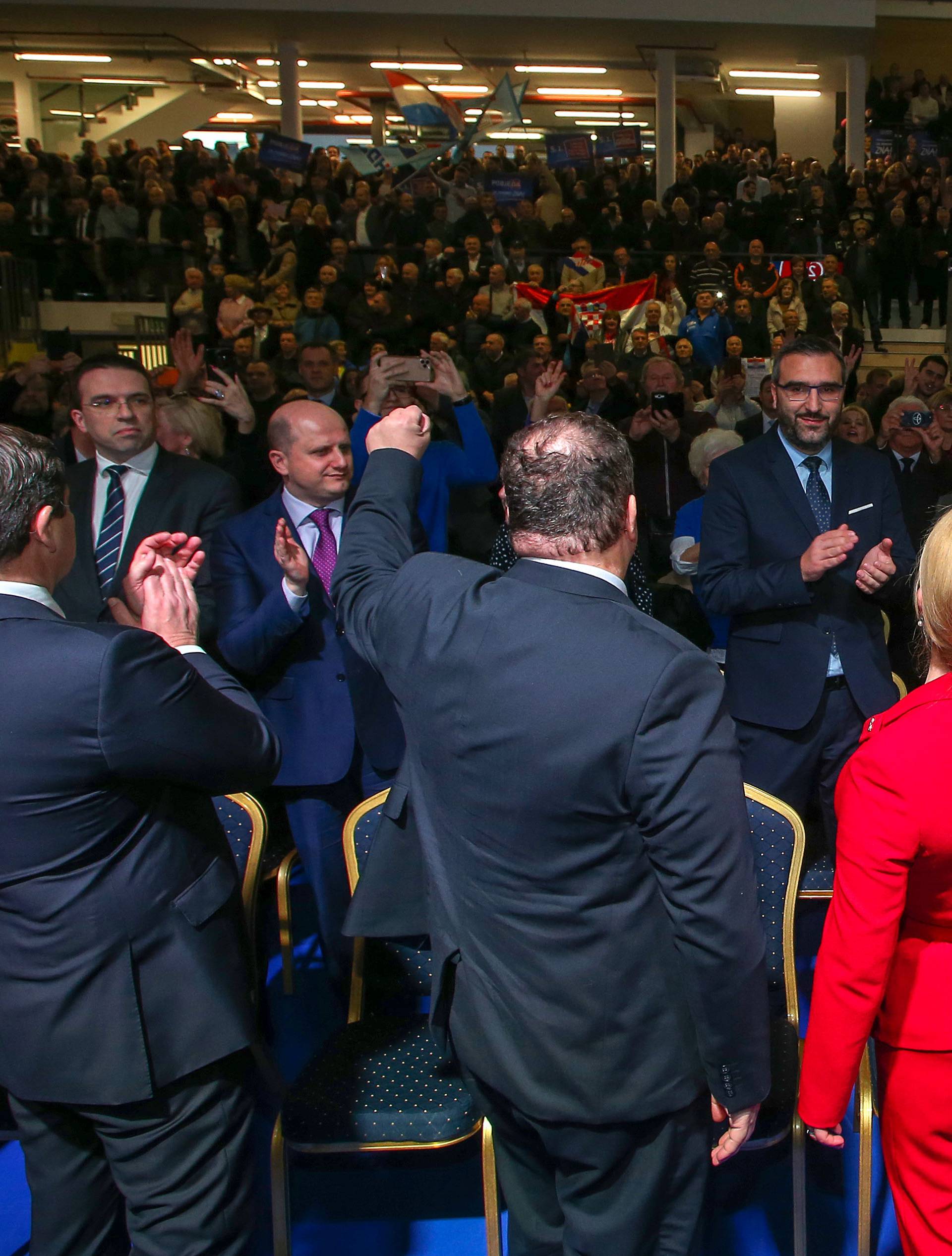 Kolinda zapjevala s Bulićem: Korumpirane neću pomilovati