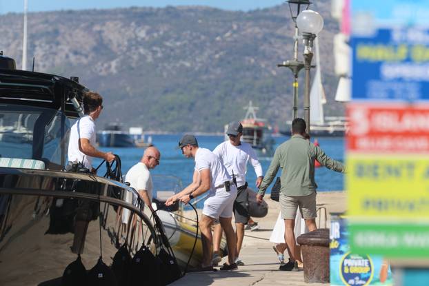 EKSKLUZIVNO Trogir: Nakon četverodnevnog krstarenja Jadranom Jeff Bezos i Lauren Sanchez napustili Hrvatsku