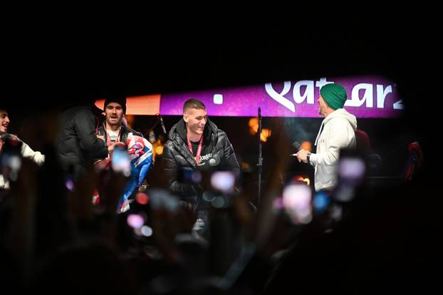 Vatreni Stigli u Split, dočekalo ih tisuće navijača