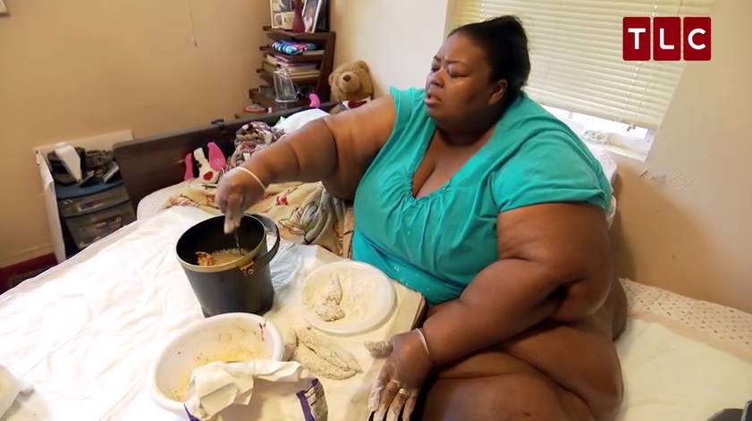 Žena (44) ima 240 kilograma, ne želi hodati, ali još jede čips