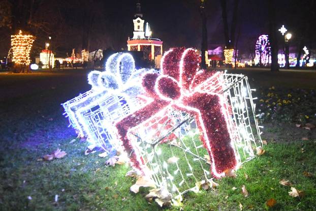 Bjelovar: Grad nikad ljepši u blagdanskom ruhu, a i advent je naraskošniji ikad