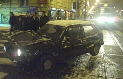 Zagreb: Prošao kroz žuto i sudario se s tramvajem