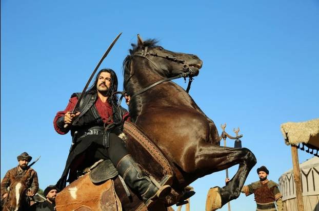 FOTO Zbog Bali-bega fanovi bojkotirali televiziju. Pogledajte kako danas izgleda...