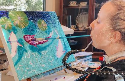 Ostala paralizirana pa naučila kako ustima slikati i svirati