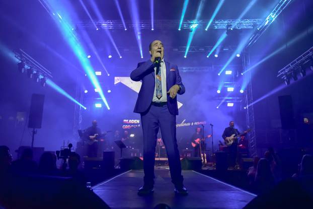Zadar: Mladen Grdović obilježio 45 obljetnicu karijere koncertom na Višnjiku