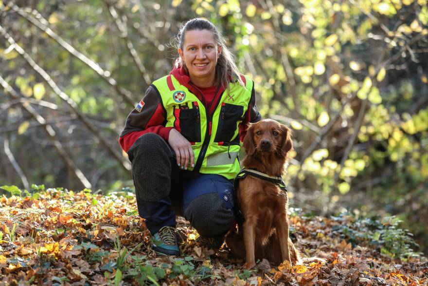 Zagreb: Mateja Tu&scaron;&ccaron;i&cacute; i njen pas Runa, &ccaron;lanovi HGSS-a
