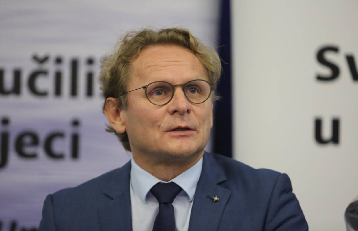 Đikić dao podršku liječnicima: 'Vlada i premijeru, trebali ste ranije reagirati. Još stignete...'